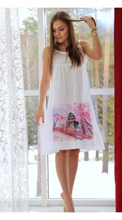 Snow-white dress with straps